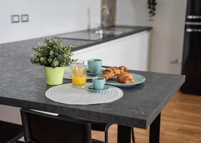 9b The Appartments * Terst