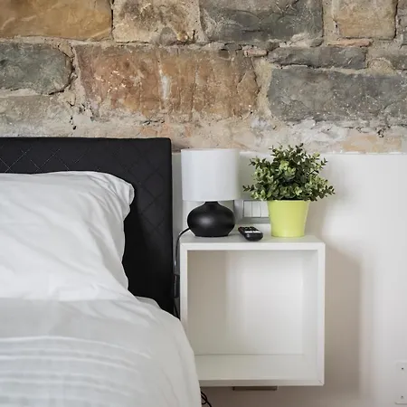 9b The Appartments *