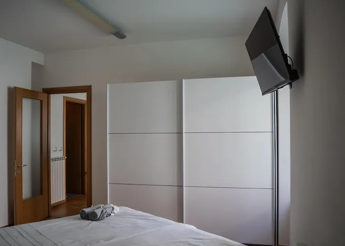 9b The Appartments *